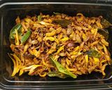 Hình bước làm 3 của món Khô gà lá chanh