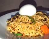 A picture of step 5 of Indomie noodles.
