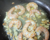 Foto del paso 3 de la receta: Langostinos al ajillo