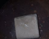 A picture of step 3 of Layered square paratha.