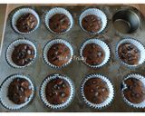 Foto langkah ke 6 dari resep Double Chocolate Cupcakes |Cupcakes Chocolate yang super nyoklat.