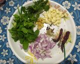A picture of step 1 of Tomato pulavu with raitha (Tomato pulao with raita recipe in tamil).