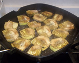 Foto del paso 3 de la receta: Hamburguesa de ternera y alcachofas a la plancha