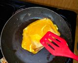 Foto langkah ke 3 dari resep Telur Roti Goreng.