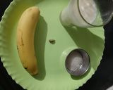 बनाना मिल्क शेक (banana milkshake recipe in marathi) रेसिपी स्टेप 1 फोटो 