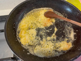 Huevos revueltos con queso
