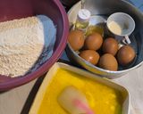 Foto langkah ke 1 dari resep Bolu jadul topping butter cream keju/ messis (6 telur).
