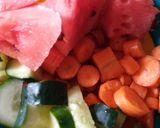 A picture of step 2 of Watermelon and carrot juice.