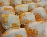 Foto langkah ke 7 dari resep American Burger (porsi party).