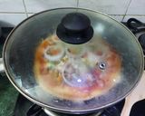 A picture of step 3 of Tawa Chicken Pizza.