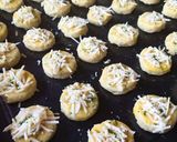 Foto langkah ke 4 dari resep Garlic Cheese Cookies.