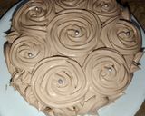 A picture of step 10 of Irish Strawberry Choco Cake.