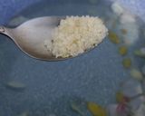 Foto langkah ke 3 dari resep Mamaci Sayur Bening Kelor.