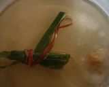 A picture of step 2 of Lemongrass tea.
