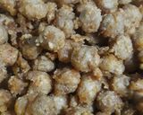 A picture of step 1 of French bean and soya nuggets curry.