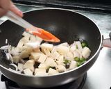A picture of step 5 of Potato Maggi.
