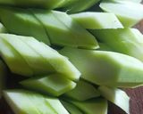 Foto langkah ke 1 dari resep Tumis Brokoli Bawang Putih.