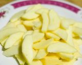 A picture of step 1 of Homemade Apple Jelly.
