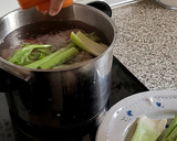 Foto del paso 2 de la receta: Caldo de Pollo Casero