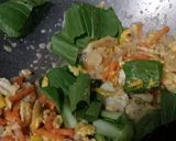 Foto langkah ke 3 dari resep Mie Goreng Simple.