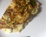 A picture of step 4 of Cheese omelet with vegetables.