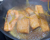 Foto del paso 3 de la receta: Salmón con naranja, pasas y nueces