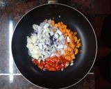 Foto del paso 7 de la receta: Sorrentinos caseros rellenos de pollo y vegetales con salsa Marianel