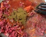 A picture of step 4 of Spaghetti Bolognese (Italian Red Sauce spaghetti).