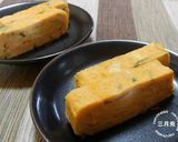 A picture of step 3 of Easy Dashi-Maki Tamago with Mentsuyu.