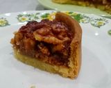 Gambar langkah 7 resipi Honey Walnut Tart.