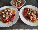 Foto del paso 8 de la receta: Ensalada de pajarita con pollo y maíz dulce, zanahorias, remolacha y brotes germinados. Eliges aliño