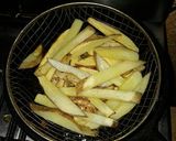 Foto del paso 1 de la receta: Calamares encebollados con papas fritas