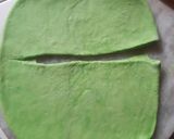 সবুজ কালোজিরে বান (Sobuj kalojira bun recipe in bengali) রেসিপির ধাপ 1 ছবি