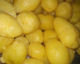 A picture of step 2 of Chilli garlic potato.