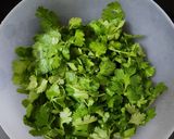 A picture of step 1 of Coriander Leaves Chutney.