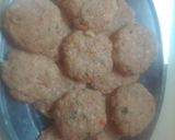Sütőben sült omlós fasírt, fűszeres burgonyával recept fázis 3 fotója
