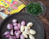 Foto langkah ke 2 dari resep Kue Bawang Gunting.