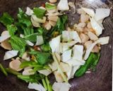 Foto langkah ke 2 dari resep Nasi Goreng Bakso Ikan.