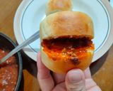 Foto langkah ke 6 dari resep Mini Burger Sobek.
