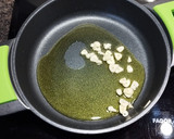 Foto del paso 1 de la receta: Garbanzos con soja texturizada, champiñones y espinacas