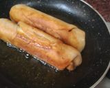 A picture of step 5 of Pery pery chicken cheese rolls.