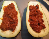 Foto del paso 4 de la receta: Berenjenas rellenas de calamares en salsa americana 