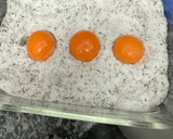 Foto del paso 2 de la receta: 456. Yemas de huevo curadas (guarnición)