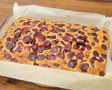 Cseresznyés piskóta süti recept fázis 8 fotója