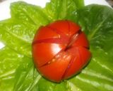 Une image de l'étape 1 de Salade de tomate au thon, carotte et laitue.