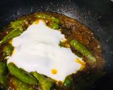 A picture of step 10 of Hari mirchon ka salan.