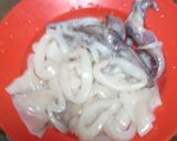 Foto langkah ke 1 dari resep Cumi Goreng Tepung.