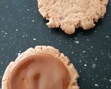 Une image de l'étape 2 de Sablé au caramel.