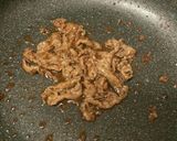 A picture of step 5 of Marugame Seimen-Style Bukkake Udon! Beef Torotama Udon.
