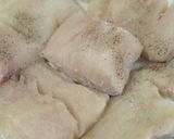 Foto del paso 1 de la receta: Merluza en salsa de champiñones